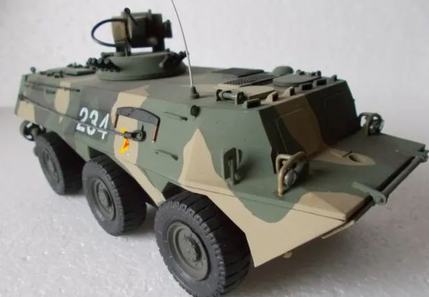 Armored Personnel Carier Yw-531C Model Kit
